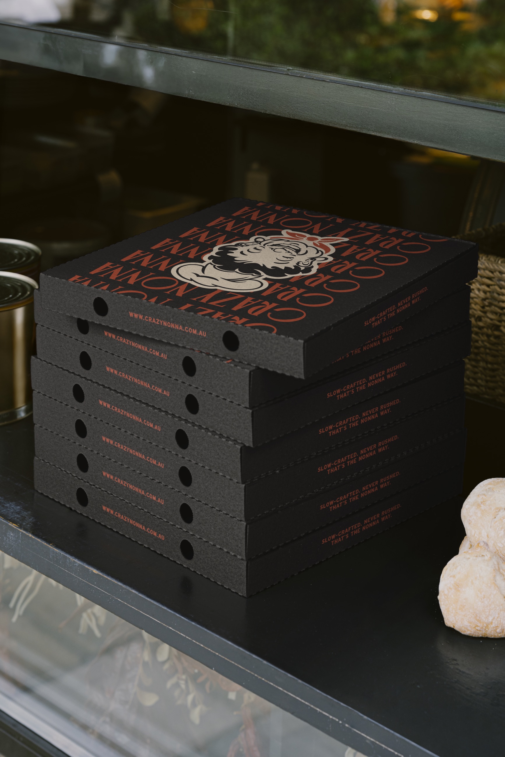 Crazy Nonna, pizza box alt